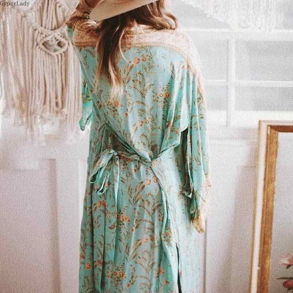 “Charlotte” Maisie Kimono - Picture 12 of 16